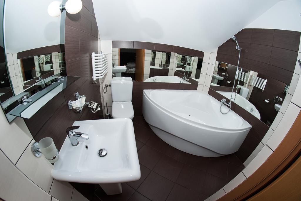 Marand Hotel *