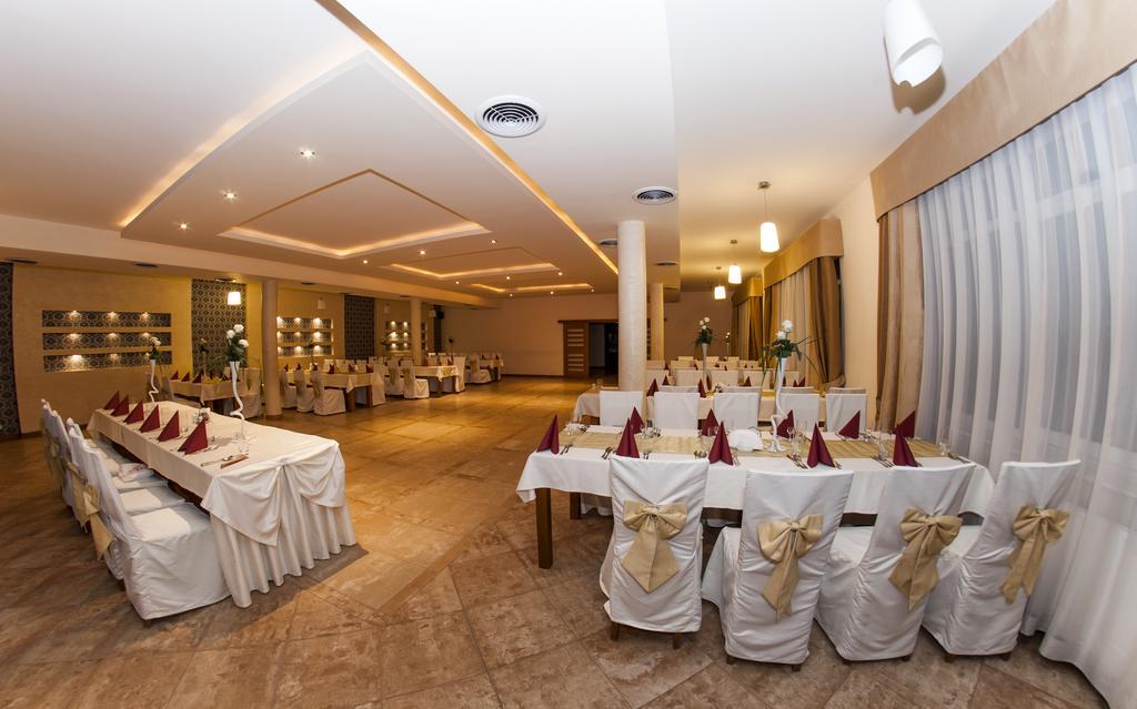 Hotel Marand *